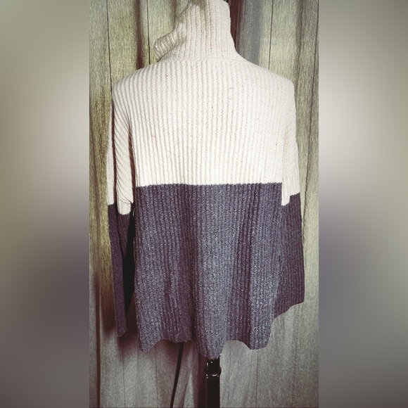 BeachLunchLounge Collection - Picture 2 of 4